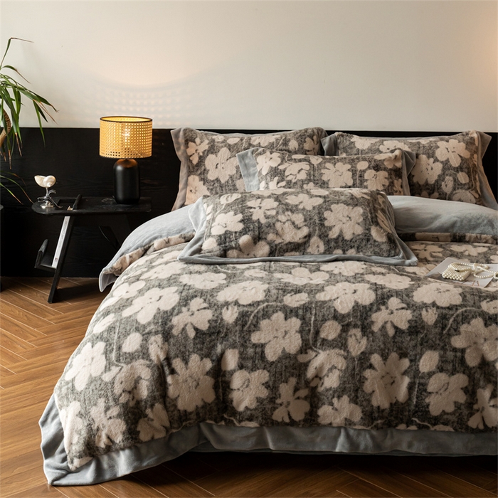 91家纺网 家纺一手货源 找家纺 启程家纺 2025新款A类加厚兔毛220克牛奶绒拼角四件套 花海