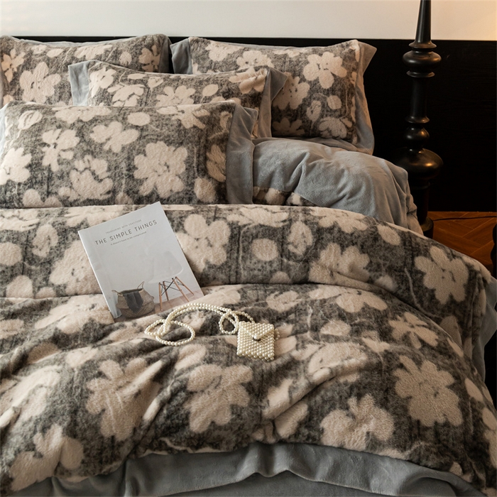 启程家纺 2025新款A类加厚兔毛220克牛奶绒拼角四件套 花海