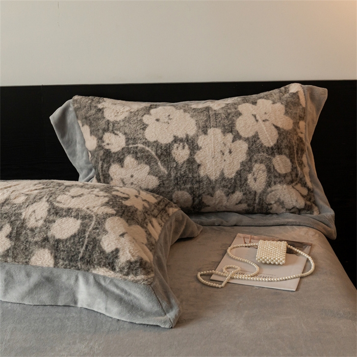 91家纺网 家纺一手货源 找家纺 启程家纺 2025新款A类加厚兔毛220克牛奶绒拼角四件套 花海