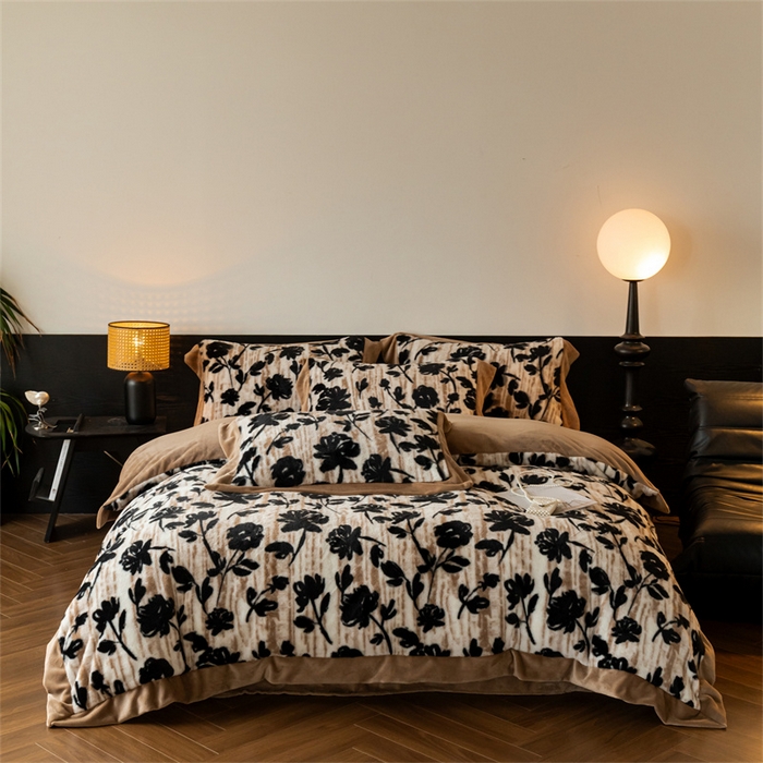 91家纺网 家纺一手货源 找家纺 启程家纺 2025新款A类加厚兔毛220克牛奶绒拼角四件套 简爱