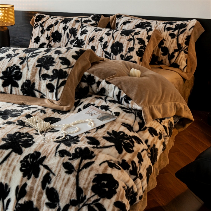 91家纺网 家纺一手货源 找家纺 启程家纺 2025新款A类加厚兔毛220克牛奶绒拼角四件套 简爱