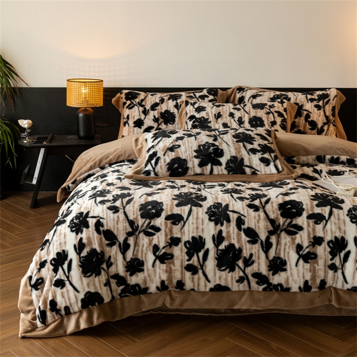 91家纺网 家纺一手货源 找家纺 启程家纺 2025新款A类加厚兔毛220克牛奶绒拼角四件套 简爱