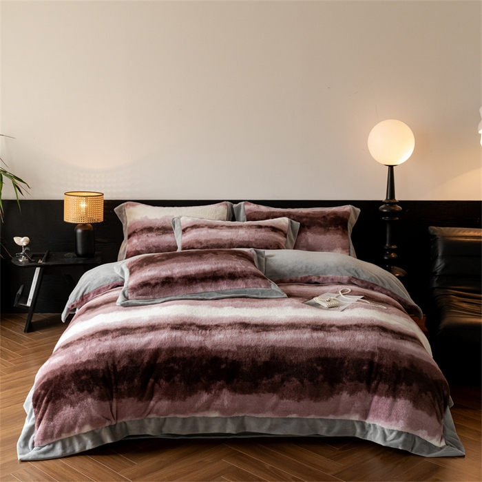 91家纺网 家纺一手货源 找家纺 启程家纺 2025新款A类加厚兔毛220克牛奶绒拼角四件套 觅森-紫