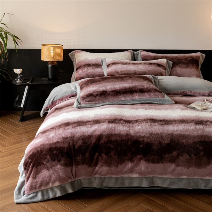 91家纺网 家纺一手货源 找家纺 启程家纺 2025新款A类加厚兔毛220克牛奶绒拼角四件套 觅森-紫