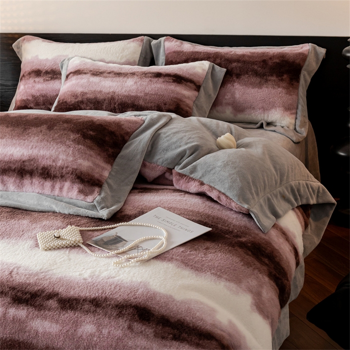 91家纺网 家纺一手货源 找家纺 启程家纺 2025新款A类加厚兔毛220克牛奶绒拼角四件套 觅森-紫