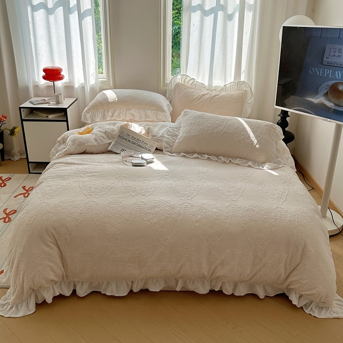 91家纺网 家纺一手货源 找家纺 （总）六巷胡同 2025新款韩系手捧花轻法式花边款牛奶绒四件套-风格一