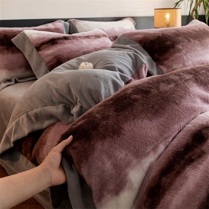 91家纺网 家纺一手货源 找家纺 启程家纺 2025新款A类加厚兔毛220克牛奶绒拼角四件套 觅森-紫