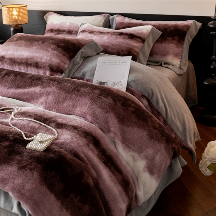 91家纺网 家纺一手货源 找家纺 启程家纺 2025新款A类加厚兔毛220克牛奶绒拼角四件套 觅森-紫