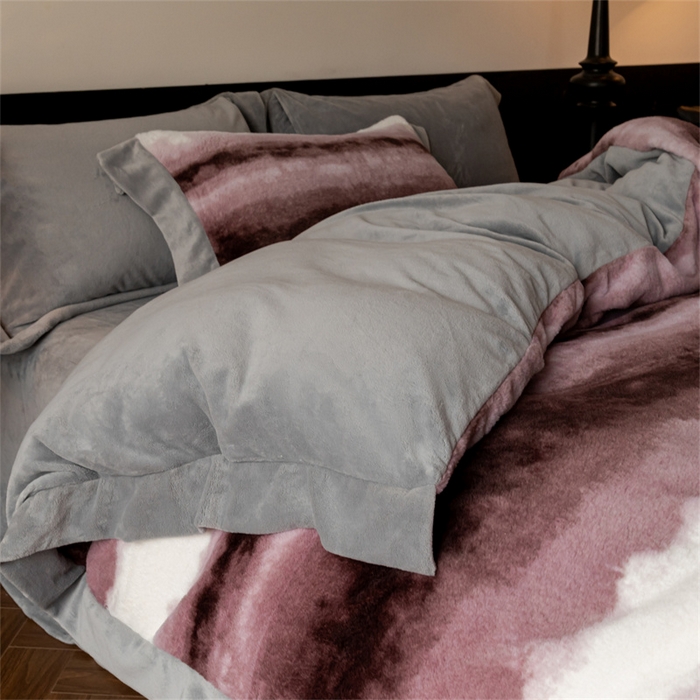 91家纺网 家纺一手货源 找家纺 启程家纺 2025新款A类加厚兔毛220克牛奶绒拼角四件套 觅森-紫