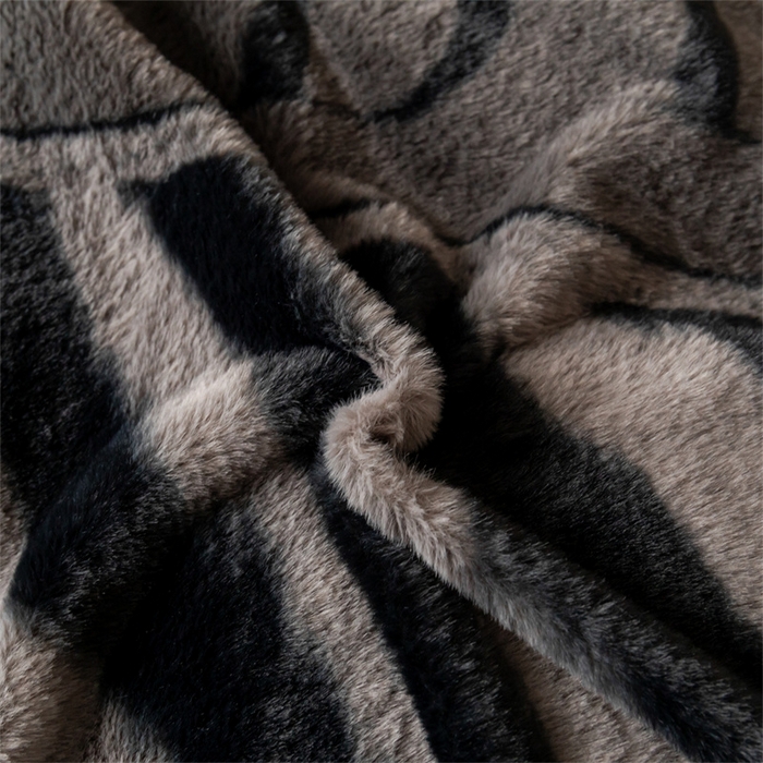 91家纺网 家纺一手货源 找家纺 启程家纺 2025新款A类加厚兔毛220克牛奶绒拼角四件套 寻彩-灰