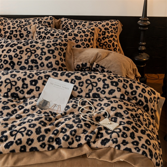 启程家纺 2025新款A类加厚兔毛220克牛奶绒拼角四件套 野趣-咖