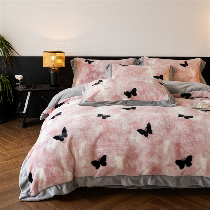 91家纺网 家纺一手货源 找家纺 启程家纺 2025新款A类加厚兔毛220克牛奶绒拼角四件套 玉蝴蝶