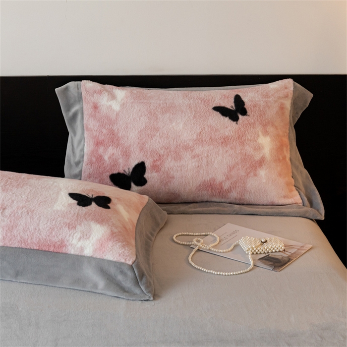 91家纺网 家纺一手货源 找家纺 启程家纺 2025新款A类加厚兔毛220克牛奶绒拼角四件套 玉蝴蝶