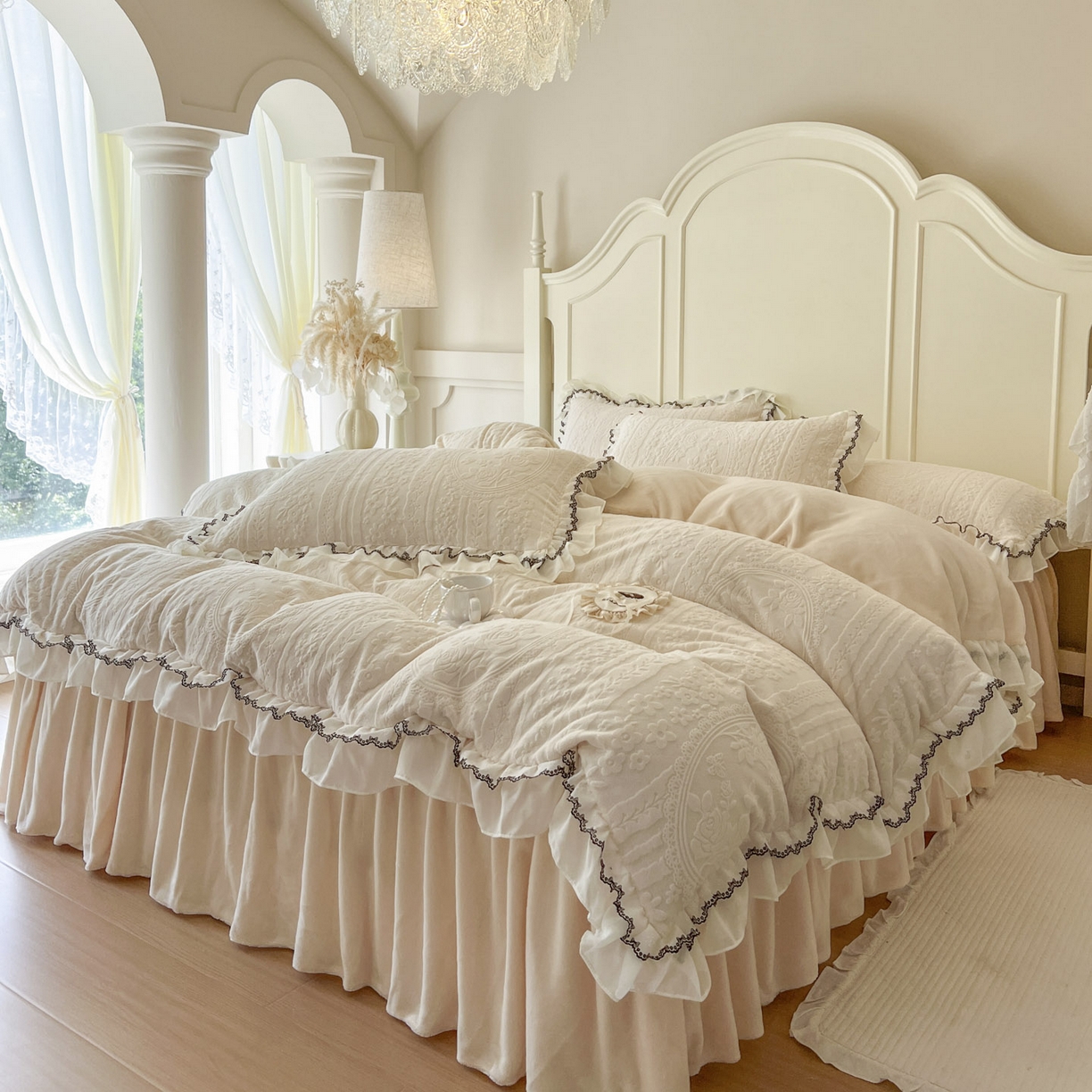 91家纺网 家纺一手货源 找家纺 亲亲公主 2025新款高克重牛奶绒提花230克床裙款四件套-圆舞曲系列 奶油米色-