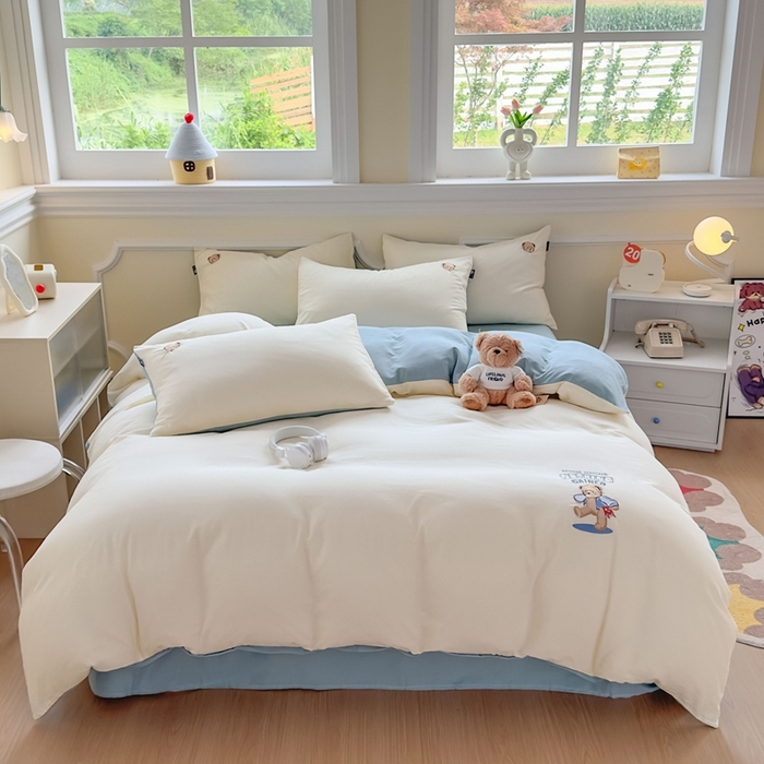 91家纺网 家纺一手货源 找家纺 泰迪爱兰Teddy ISLAND 2025新款轻奢全棉双层纱绣花四件套 米黄+孔雀蓝