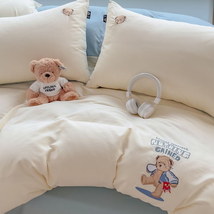 91家纺网 家纺一手货源 找家纺 泰迪爱兰Teddy ISLAND 2025新款轻奢全棉双层纱绣花四件套 米黄+孔雀蓝