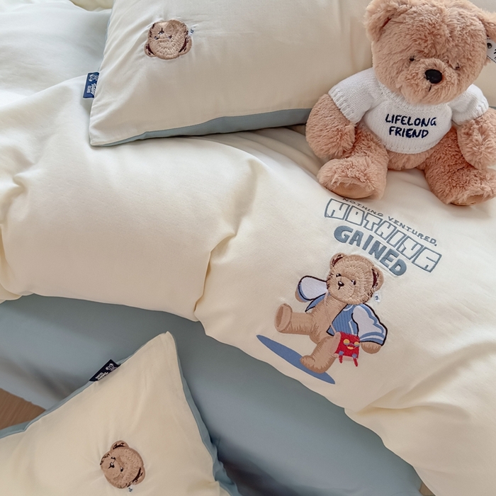 91家纺网 家纺一手货源 找家纺 泰迪爱兰Teddy ISLAND 2025新款轻奢全棉双层纱绣花四件套 米黄+孔雀蓝