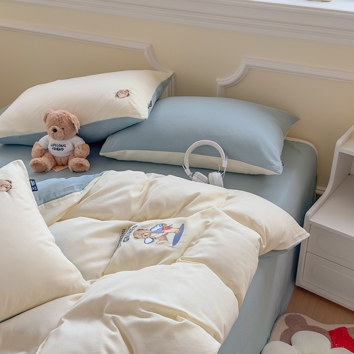 91家纺网 家纺一手货源 找家纺 泰迪爱兰Teddy ISLAND 2025新款轻奢全棉双层纱绣花四件套 米黄+孔雀蓝