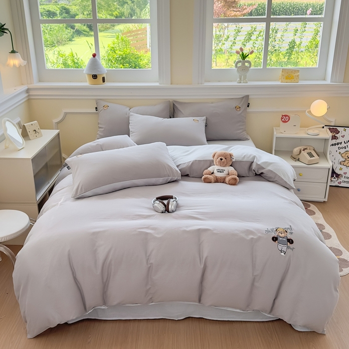 91家纺网 家纺一手货源 找家纺 泰迪爱兰Teddy ISLAND 2025新款轻奢全棉双层纱绣花四件套 天空灰+海盐蓝