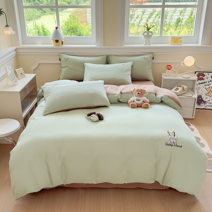 91家纺网 家纺一手货源 找家纺 泰迪爱兰Teddy ISLAND 2025新款轻奢全棉双层纱绣花四件套 甘草绿+深咖