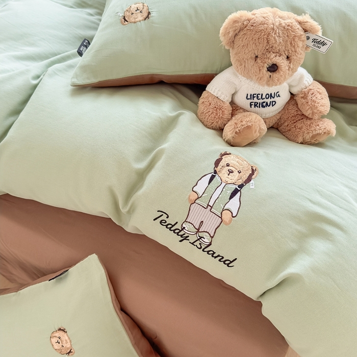 91家纺网 家纺一手货源 找家纺 泰迪爱兰Teddy ISLAND 2025新款轻奢全棉双层纱绣花四件套 甘草绿+深咖