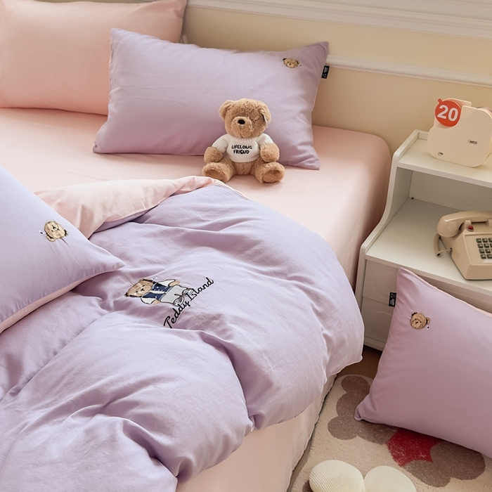 91家纺网 家纺一手货源 找家纺 泰迪爱兰Teddy ISLAND 2025新款轻奢全棉双层纱绣花四件套 风信紫+仙粉