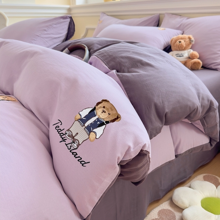 91家纺网 家纺一手货源 找家纺 泰迪爱兰Teddy ISLAND 2025新款轻奢全棉双层纱绣花四件套 风信紫+深紫 