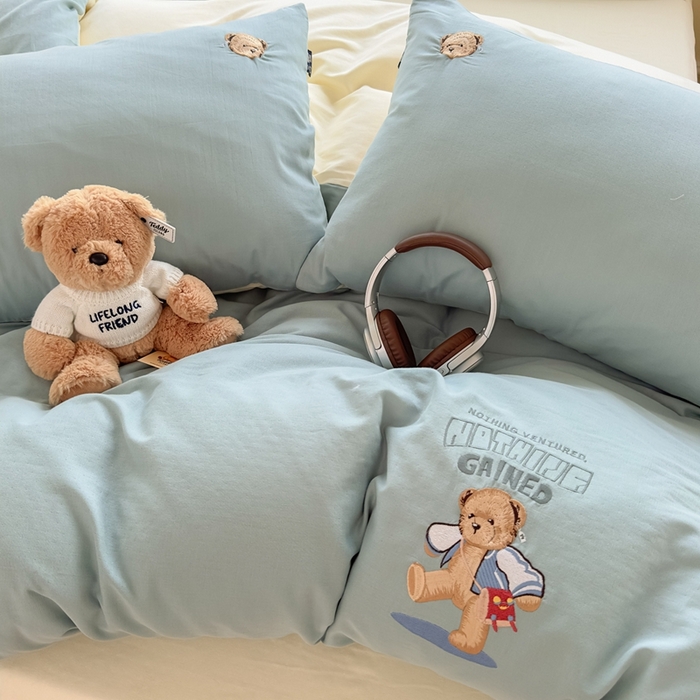 91家纺网 家纺一手货源 找家纺 泰迪爱兰Teddy ISLAND 2025新款轻奢全棉双层纱绣花四件套 孔雀蓝+米黄