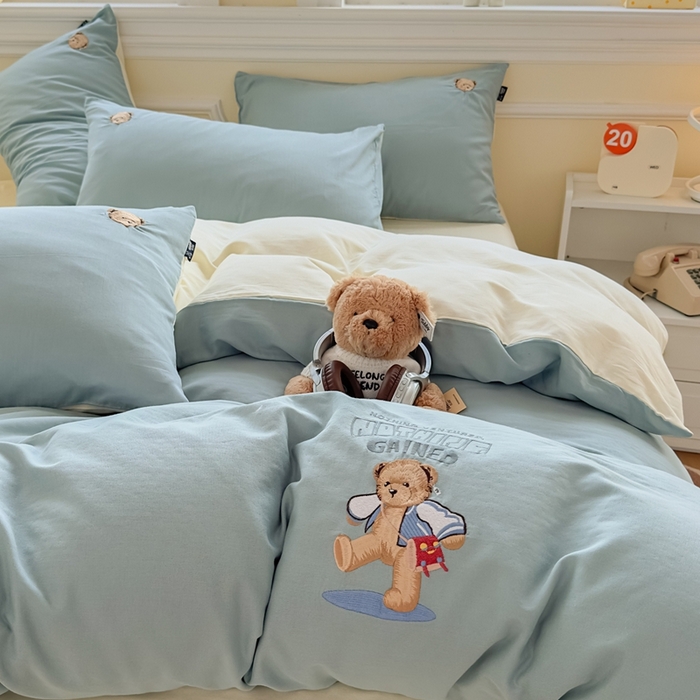 91家纺网 家纺一手货源 找家纺 泰迪爱兰Teddy ISLAND 2025新款轻奢全棉双层纱绣花四件套 孔雀蓝+米黄