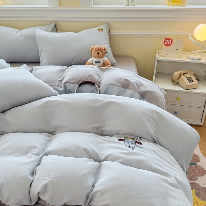 91家纺网 家纺一手货源 找家纺 泰迪爱兰Teddy ISLAND 2025新款轻奢全棉双层纱绣花四件套 海盐蓝+天空灰