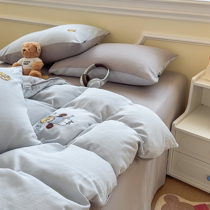 91家纺网 家纺一手货源 找家纺 泰迪爱兰Teddy ISLAND 2025新款轻奢全棉双层纱绣花四件套 海盐蓝+天空灰