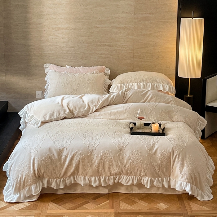 91家纺网 家纺一手货源 找家纺 （总）六巷胡同 2025新款韩系手捧花轻法式花边款牛奶绒四件套-风格二