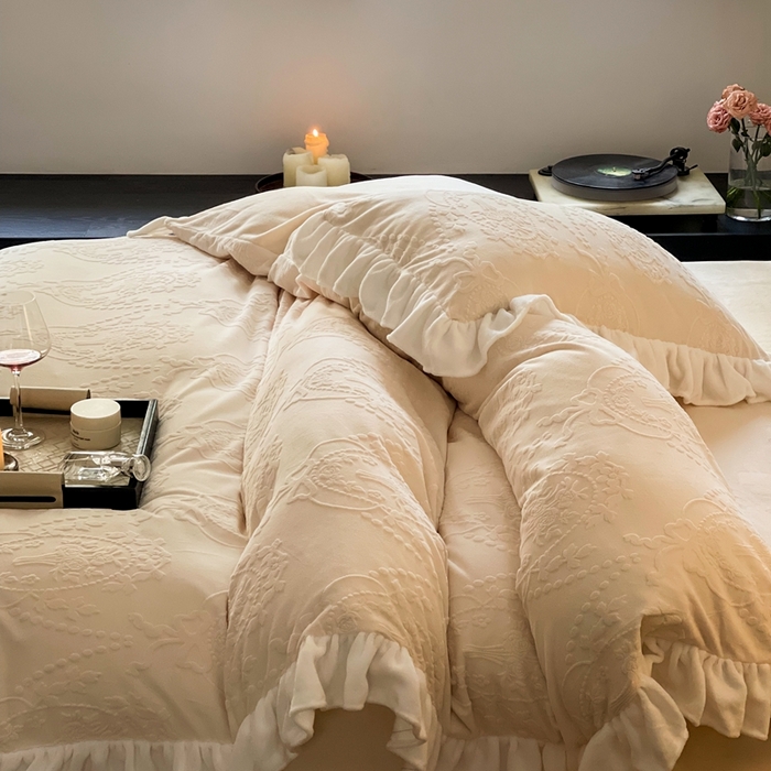 91家纺网 家纺一手货源 找家纺 （总）六巷胡同 2025新款韩系手捧花轻法式花边款牛奶绒四件套-风格二