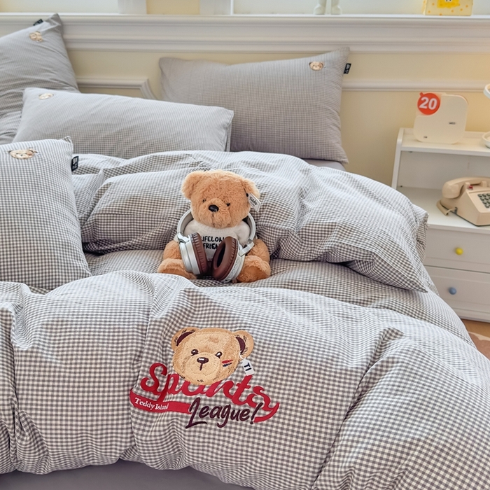 91家纺网 家纺一手货源 找家纺 泰迪爱兰Teddy ISLAND 2025新款全棉色织水洗棉格子绣花四件套 灰密格