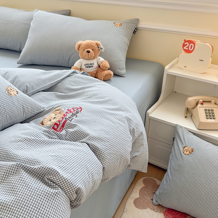 91家纺网 家纺一手货源 找家纺 泰迪爱兰Teddy ISLAND 2026新款全棉色织水洗棉格子绣花四件套 浅蓝密格