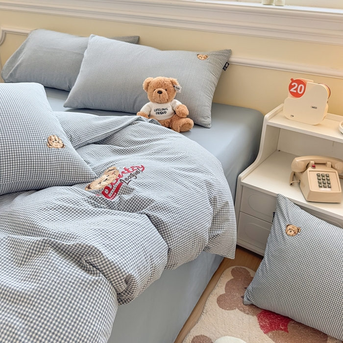 91家纺网 家纺一手货源 找家纺 泰迪爱兰Teddy ISLAND 2026新款全棉色织水洗棉格子绣花四件套 浅蓝密格