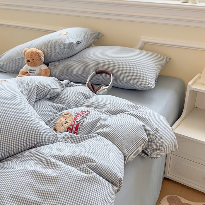 91家纺网 家纺一手货源 找家纺 泰迪爱兰Teddy ISLAND 2026新款全棉色织水洗棉格子绣花四件套 浅蓝密格