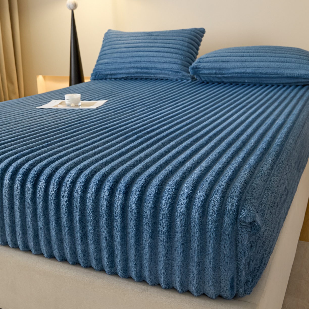 91家纺网 家纺一手货源 找家纺 蓝极人 2025新款兔毛绒大抽条床笠单品床笠床笠单件（跨境可供） 抽条-床笠孔雀蓝