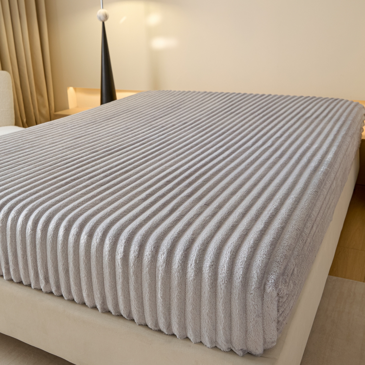 91家纺网 家纺一手货源 找家纺 蓝极人 2025新款兔毛绒大抽条床笠单品床笠床笠单件（跨境可供） 抽条-床笠浅灰