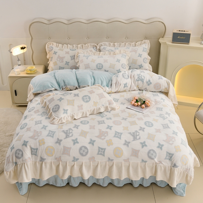 91家纺网 家纺一手货源 找家纺 （总）德比尔斯  2025新款韩版白色花边雕花烂花牛奶绒四件套