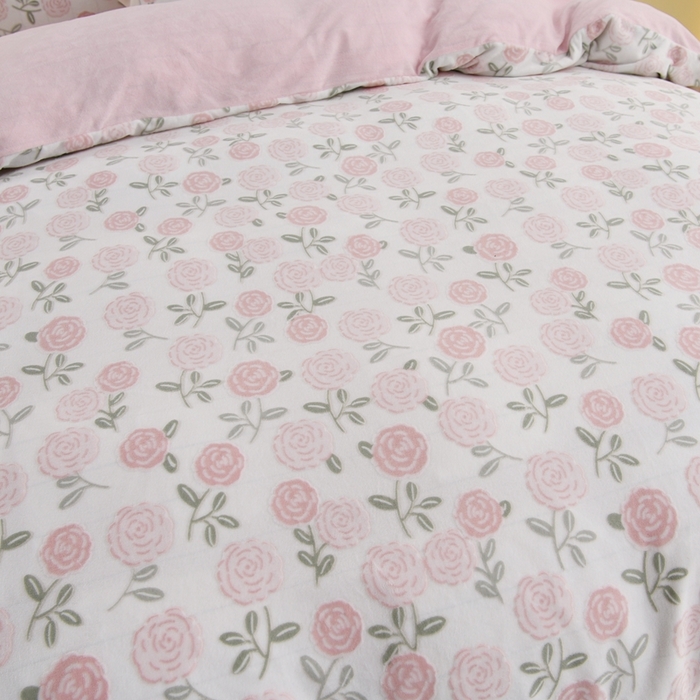 91家纺网 家纺一手货源 找家纺 德比尔斯  2025新款韩版白色花边雕花烂花牛奶绒四件套 艾莎粉