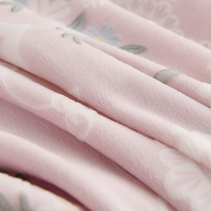 91家纺网 家纺一手货源 找家纺 德比尔斯  2025新款韩版白色花边雕花烂花牛奶绒四件套 安妮粉