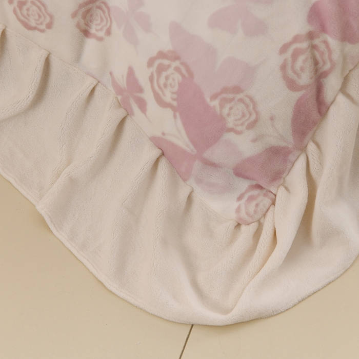 91家纺网 家纺一手货源 找家纺 德比尔斯  2025新款韩版白色花边雕花烂花牛奶绒四件套 蝶恋花粉