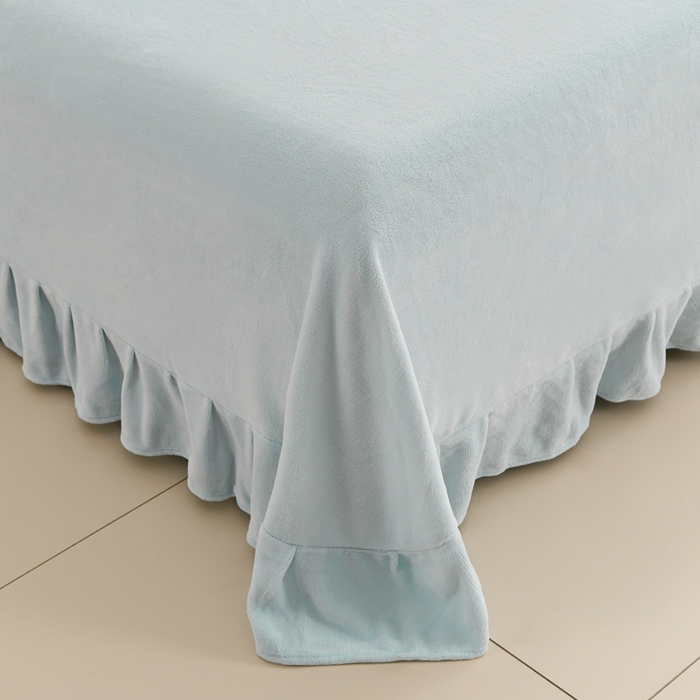 91家纺网 家纺一手货源 找家纺 德比尔斯  2025新款韩版白色花边雕花烂花牛奶绒四件套 时尚巴黎