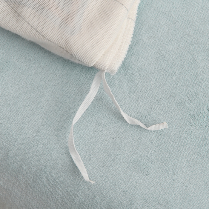 91家纺网 家纺一手货源 找家纺 德比尔斯  2025新款韩版白色花边雕花烂花牛奶绒四件套 时尚巴黎