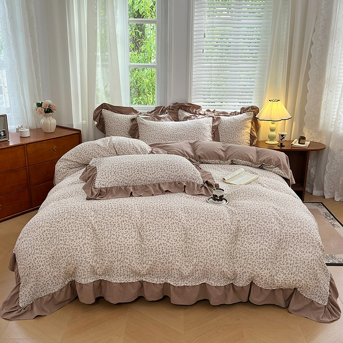 91家纺网 家纺一手货源 找家纺 梦舒羽 2025新款水洗珍珠棉花边四件套学生宿舍套件复古风四件套 柏林梦境-咖