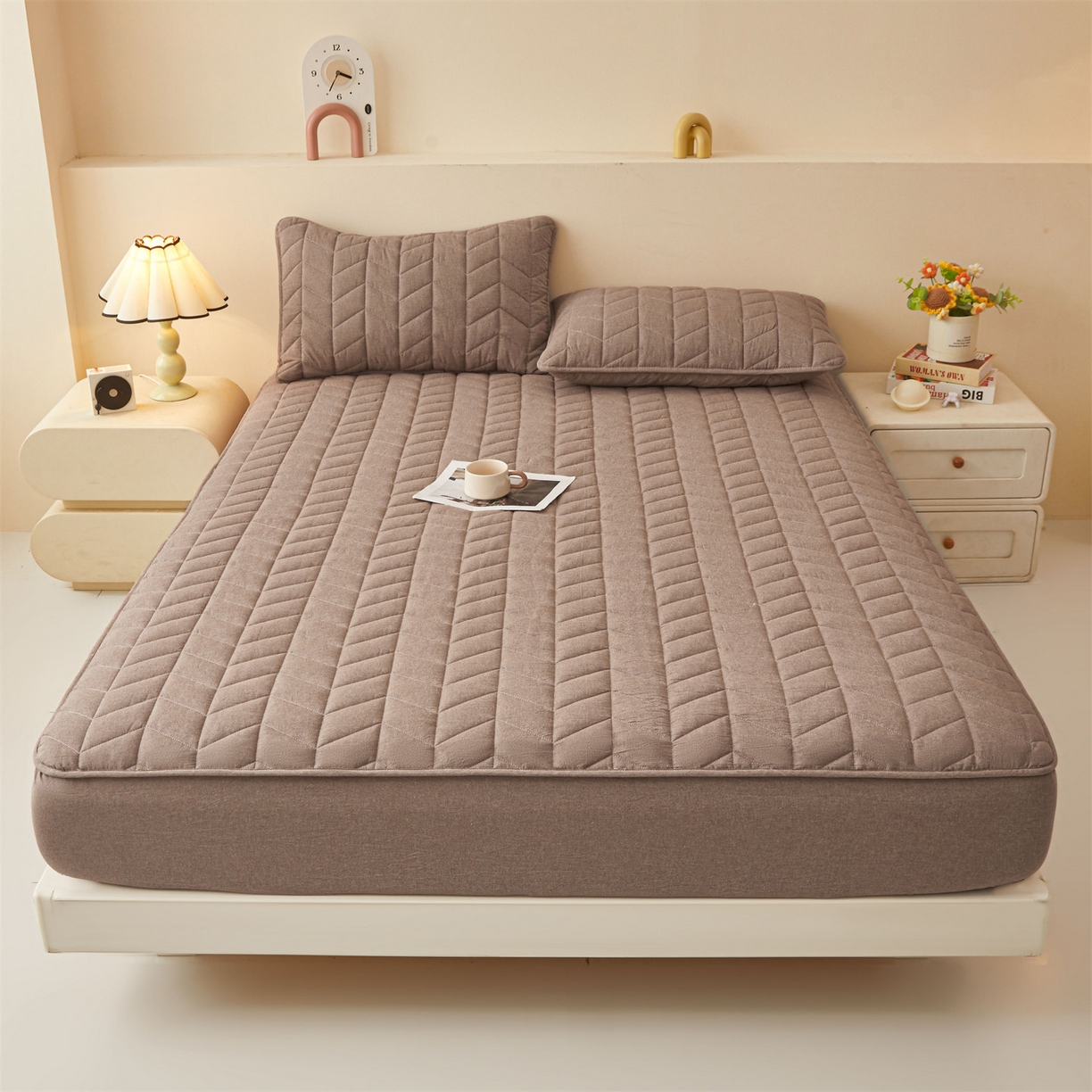 91家纺网 家纺一手货源 找家纺 （总）优眠坊 2025新品全棉色织水洗棉纯棉夹棉抗菌绗缝床笠-幻格系列