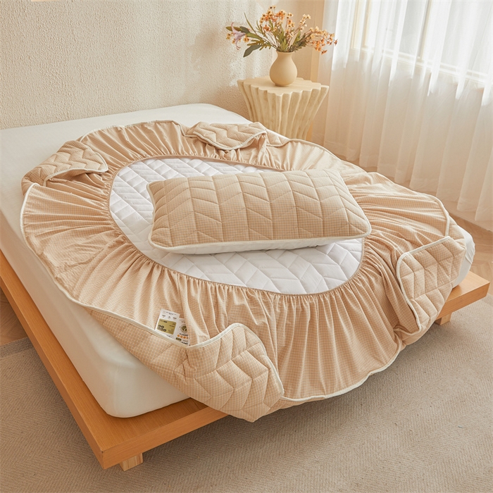 91家纺网 家纺一手货源 找家纺 优眠坊 2025新品全棉色织水洗棉纯棉夹棉抗菌绗缝床笠-幻格系列 方格-卡其