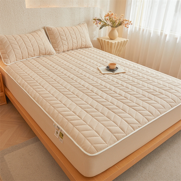 91家纺网 家纺一手货源 找家纺 优眠坊 2025新品全棉色织水洗棉纯棉夹棉抗菌绗缝床笠-幻格系列 方格-卡其