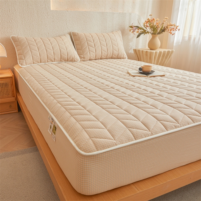 91家纺网 家纺一手货源 找家纺 优眠坊 2025新品全棉色织水洗棉纯棉夹棉抗菌绗缝床笠-幻格系列 方格-卡其